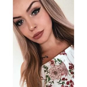 Meet your Posher, Kayla